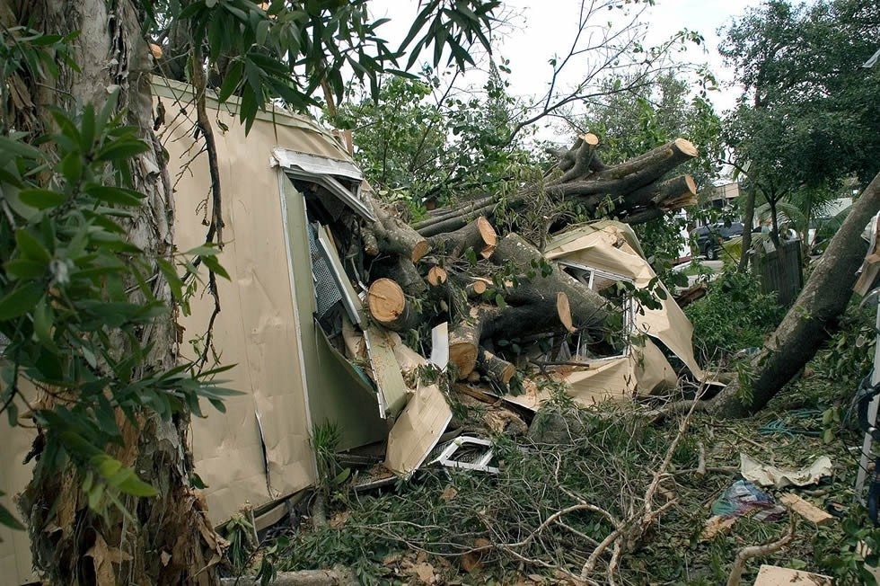 Hurricane katrina damage to mobile home in Davie Florida
