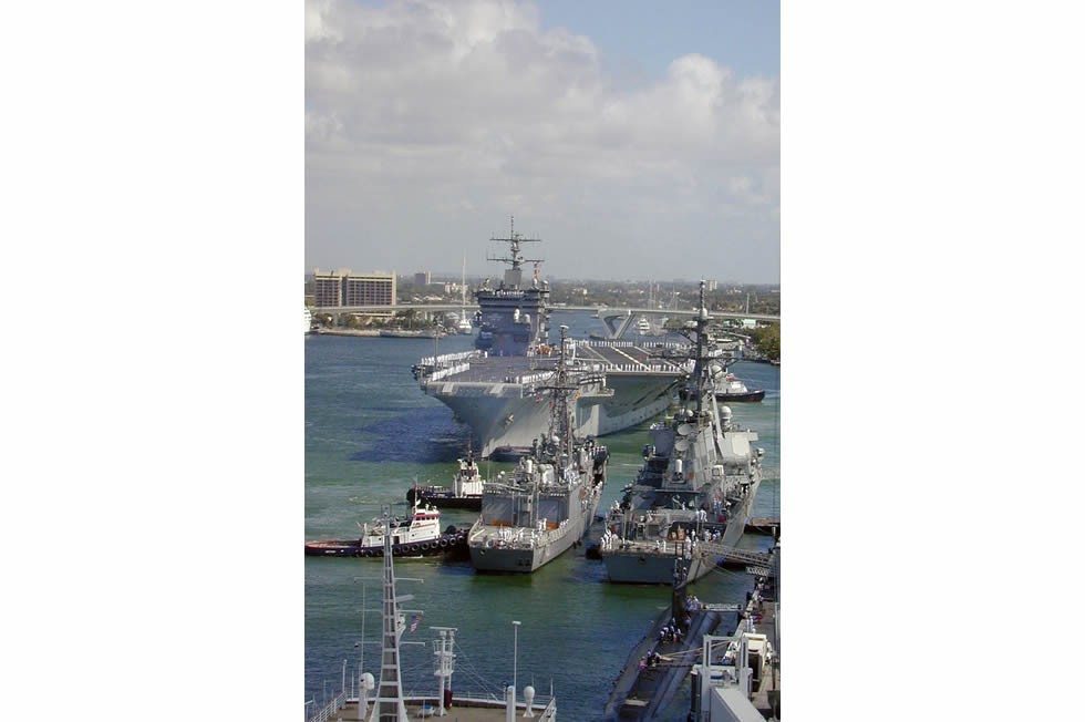 USS Enterprise (CVN_65) prepares to moor at Port Everglades